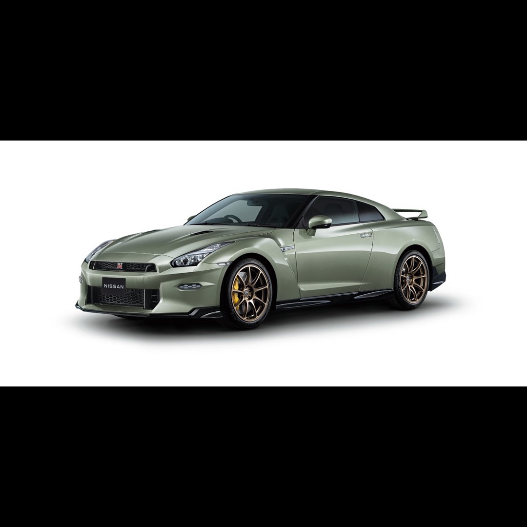 NISSAN GT-R Premium T-spec 展示中