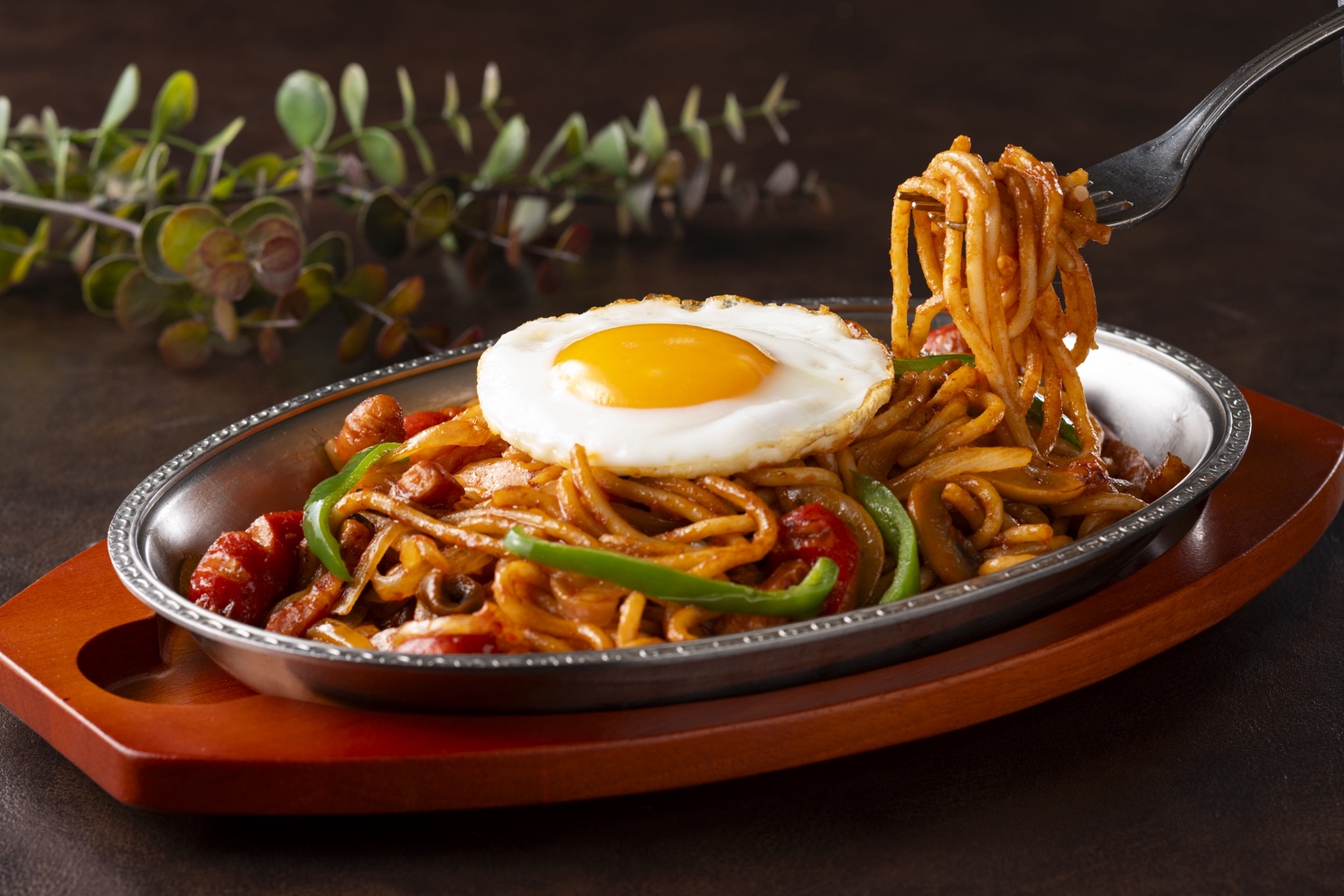 炒めスパゲティ「ナポリタン」