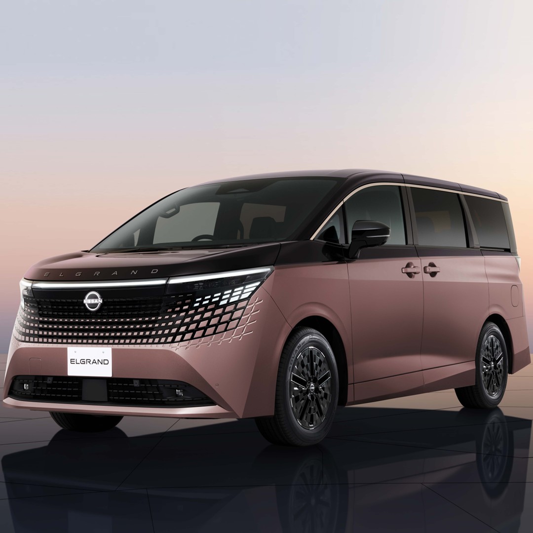 新型「エルグランド」特別展示